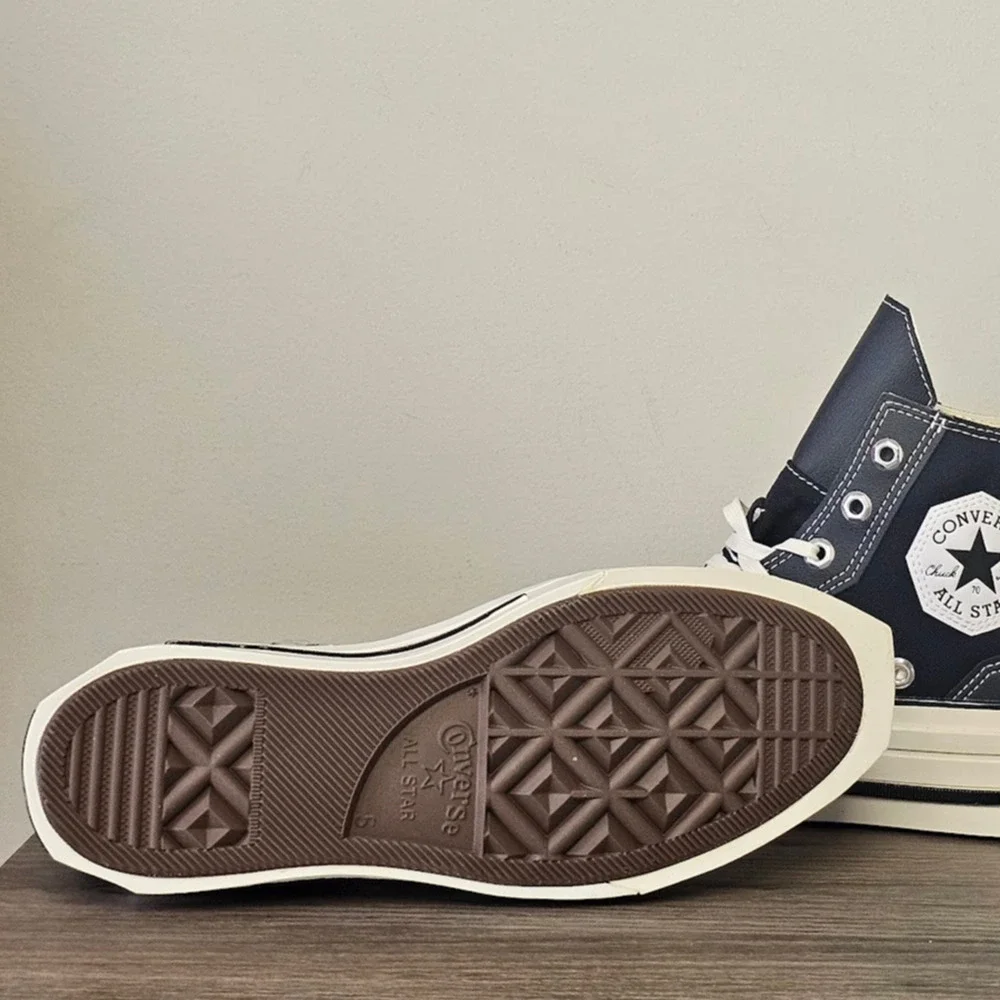 Converse  Women's Chuck 70 Deluxe Squared Toe Hi Tops Size 7  A06435C NWT - Picture 8 of 9